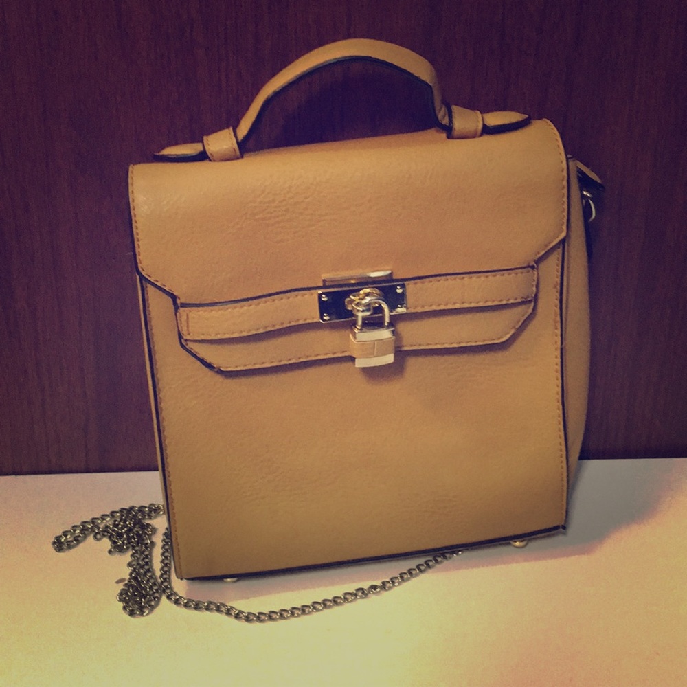 Isabelle purse
